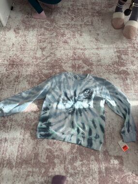 Tie-Dye Crewneck Sweatshirt in Light Blue and Gray